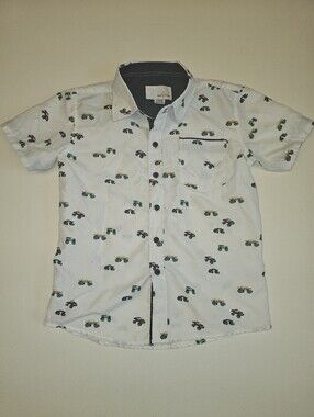 GUC | S/M | Craft + Flow | White Monster Truck Short Sleeve Button-Up Shirt